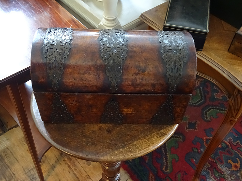 19th. century burr walnut tea caddy 'Parkins & Gotto'