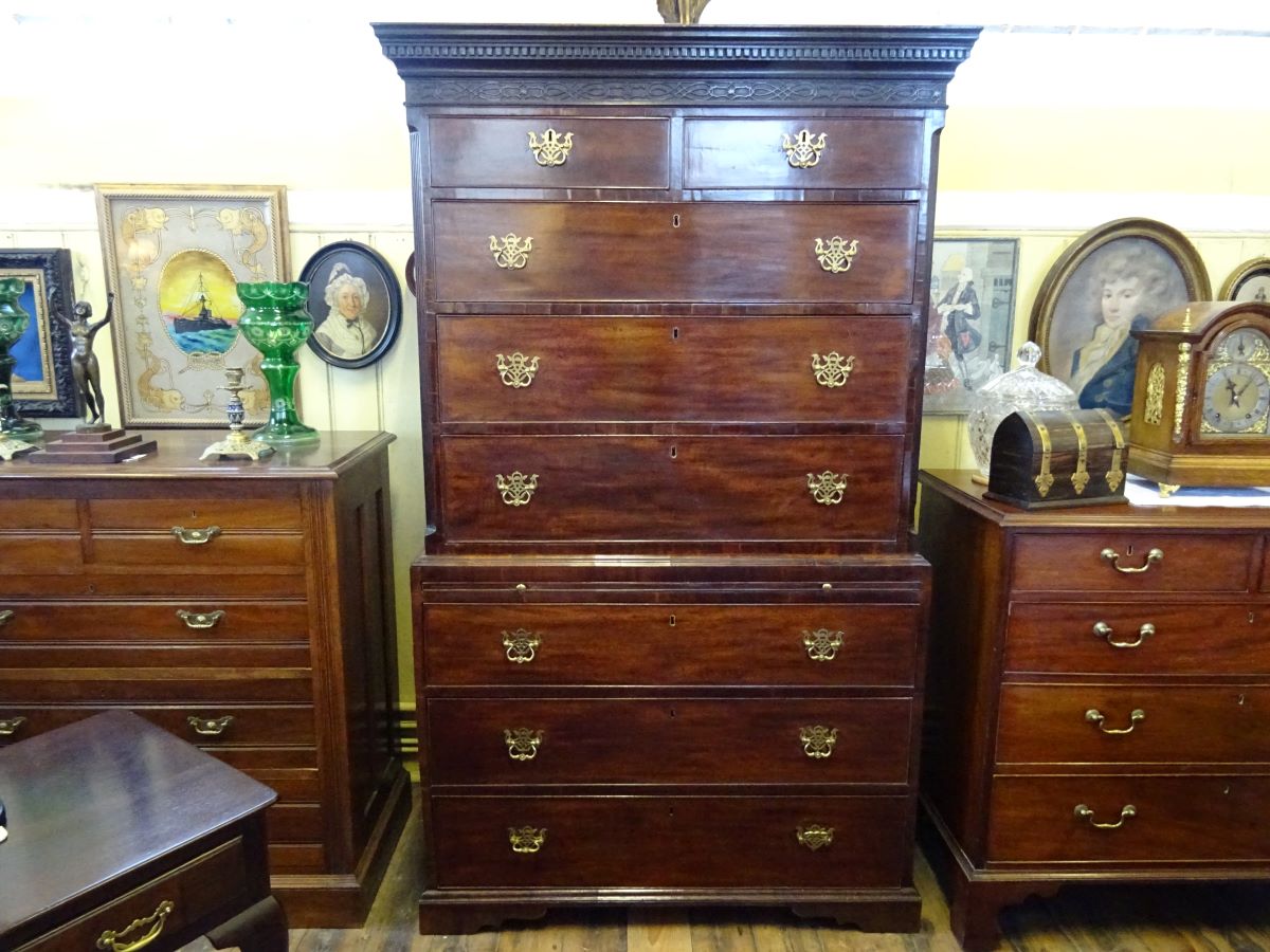 George 111 mahogany, chest on chest with brushing slide