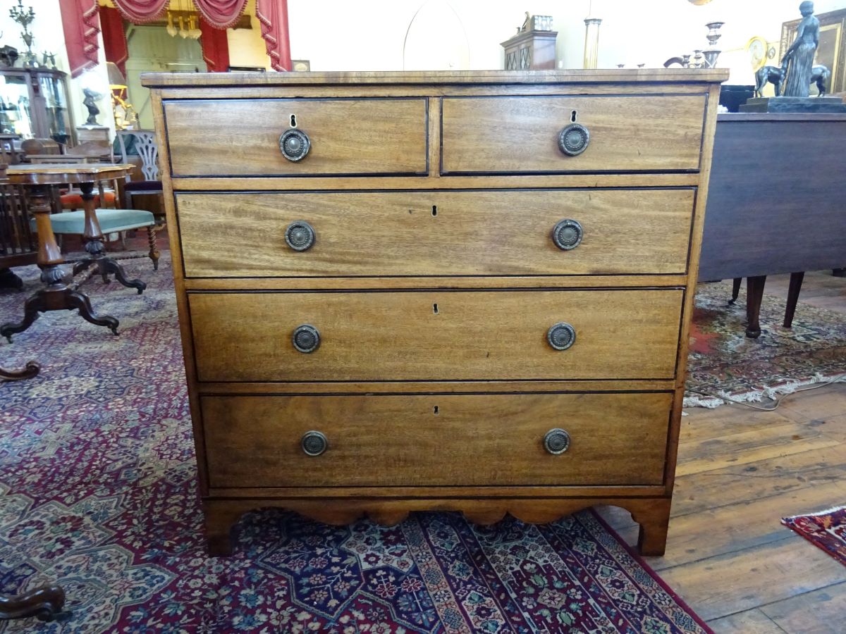 William IV mahogany chest of drawers