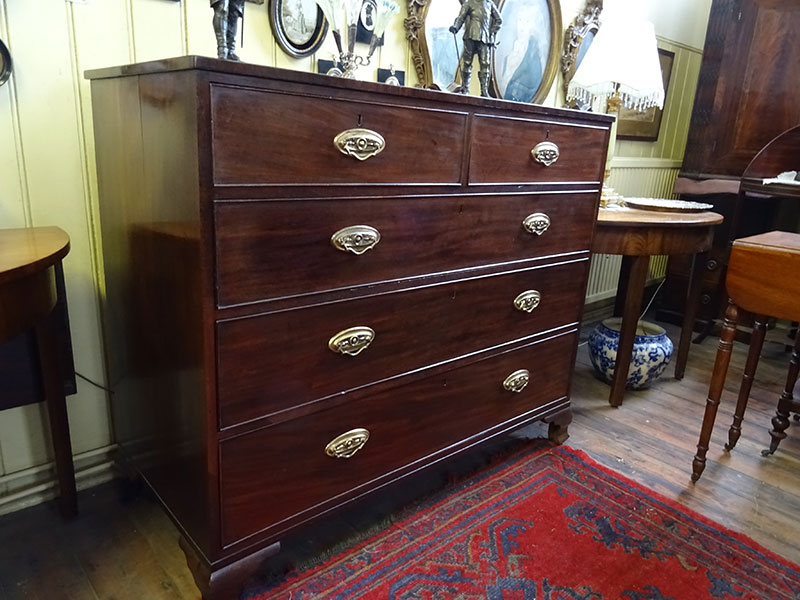 George III mahogany chest of drawers