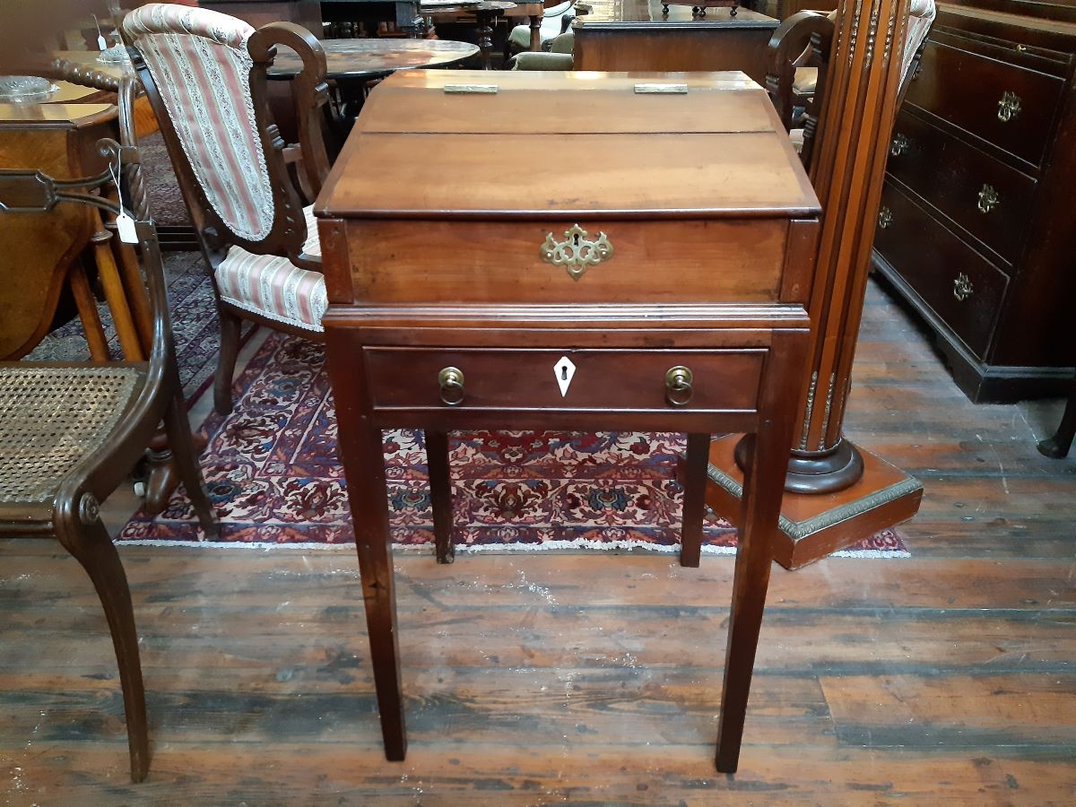George 111 Mahogany Clerks Desk