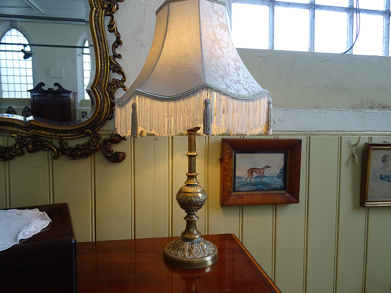 Brass table lamp, circular base
