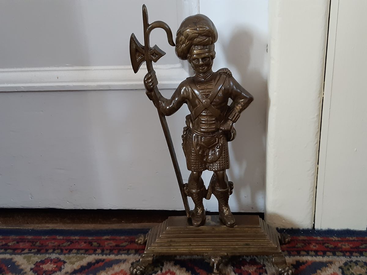 19th century brass Highland soldier doorstop