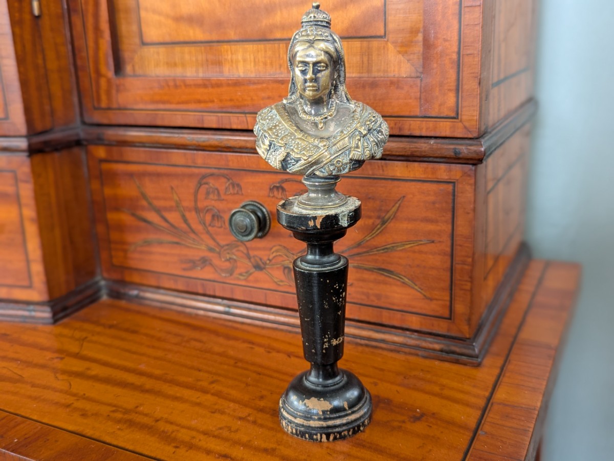 Bust Of Queen Victoria - Richard Claude Belt