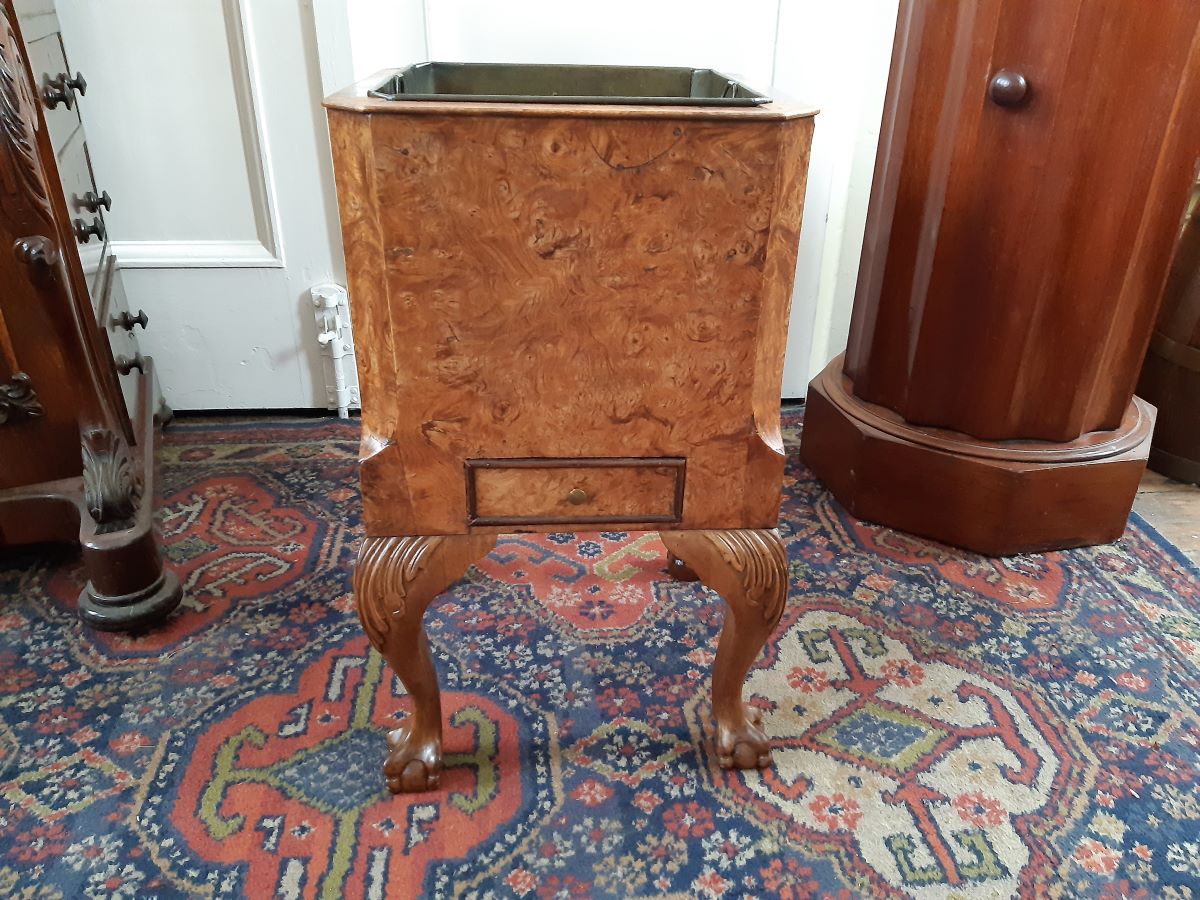 Edwardian burr walnut jardiniere