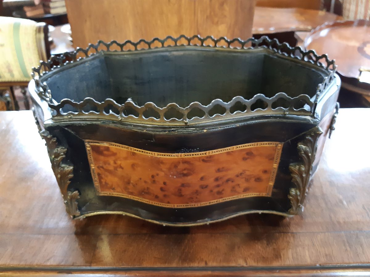 19th century French marquetry inlaid jardiniere/planter