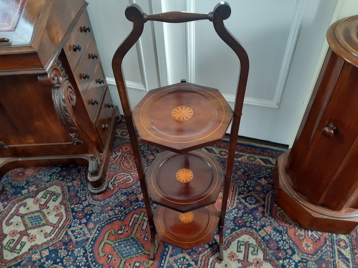 Edwardian inlaid mahogany cake stand