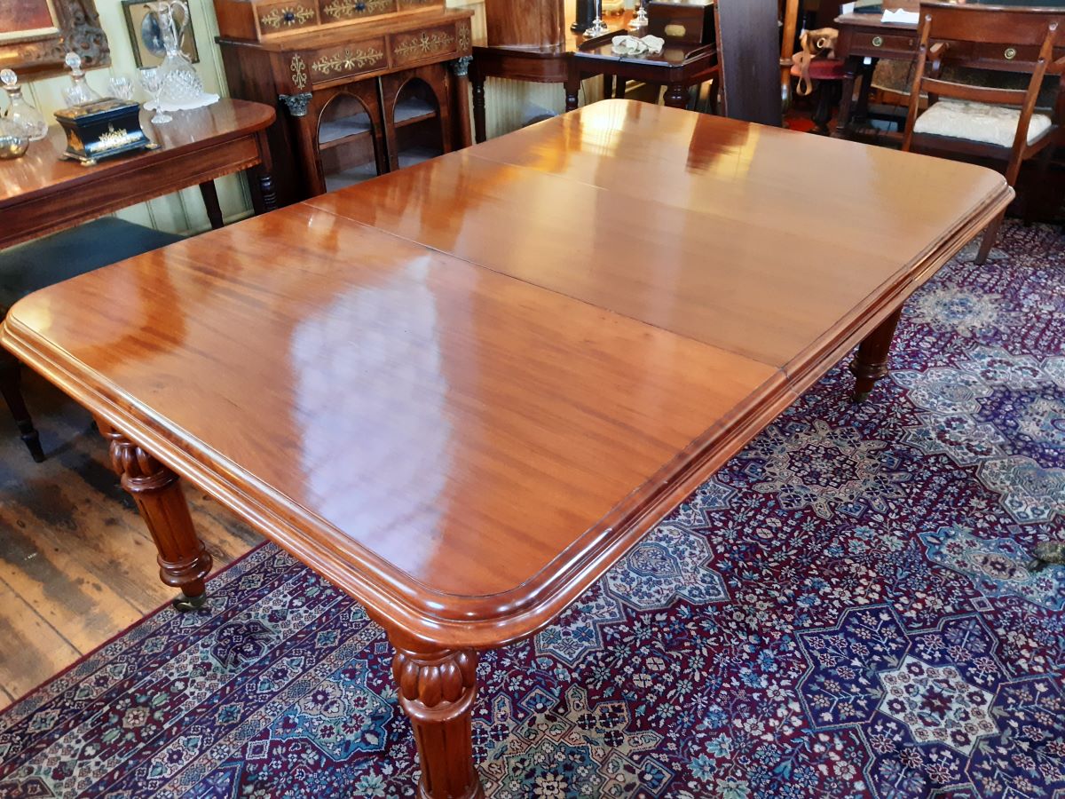 Victorian mahogany dining table