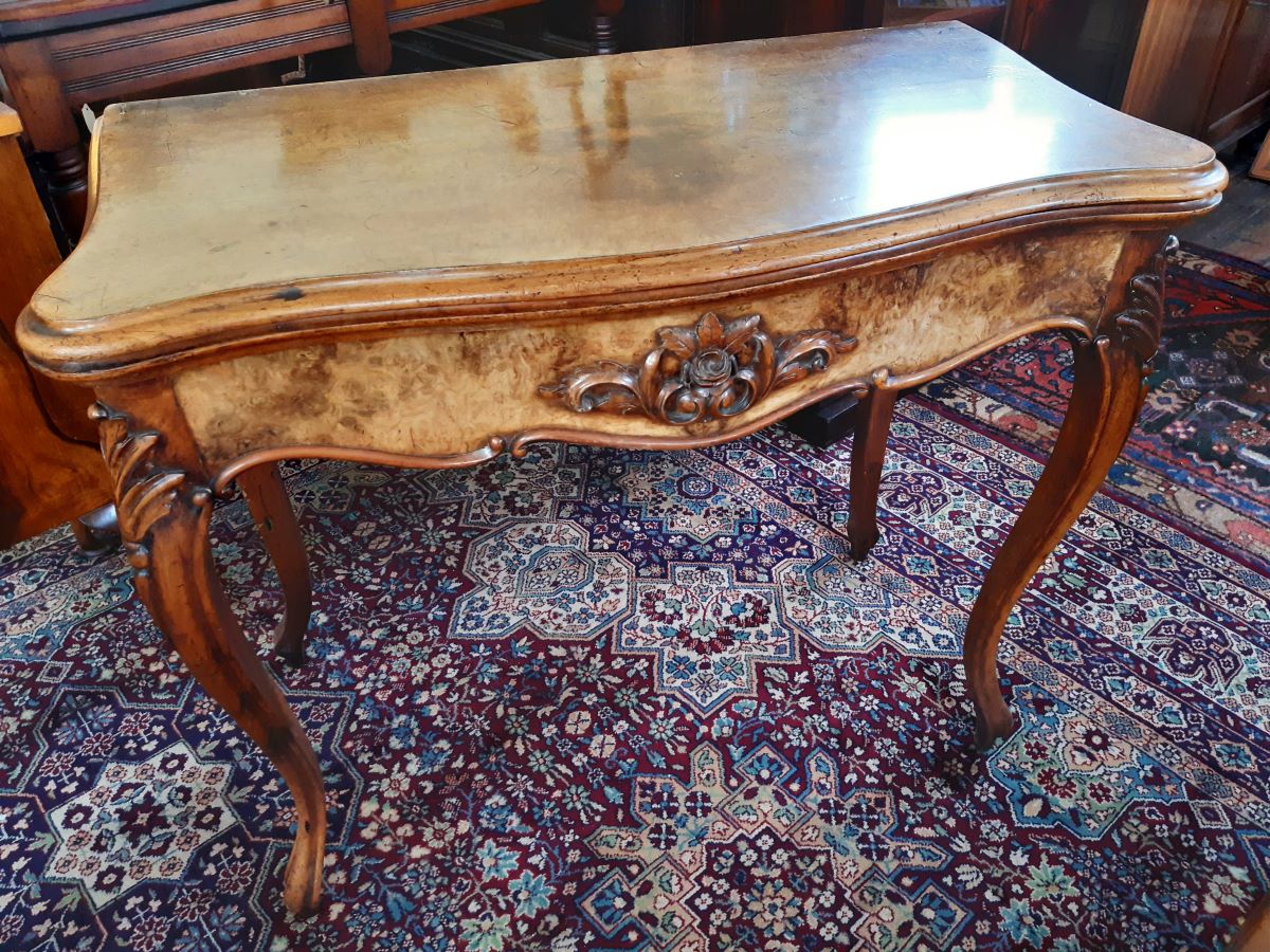 Early Victorian walnut card table
